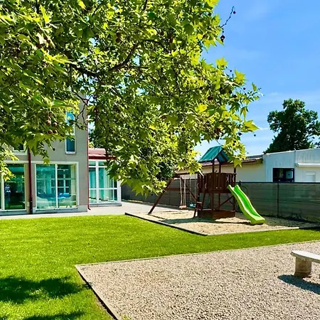 Apartman Fresh Garden Blue